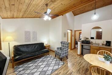 Bed and Breakfast Columbine B Cabin Suite