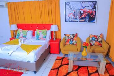 تختخواب و صبحانه Eagles Fountain Self Catering Apartment