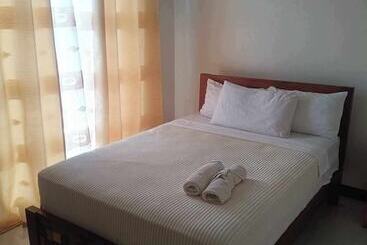 فندق Empress Island