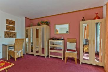 هتل Bed And Breakfast Zeevat
