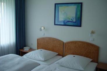 Отель Huber Garni