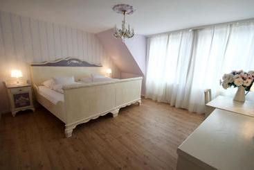هتل Landhaus Hamm