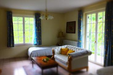 Weingut Und Hotel Haus Am Drachenloch