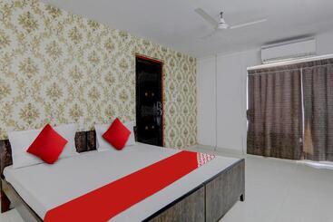 هتل Flagship Ck Inn Near Chaudhary Charan Singh International Airport