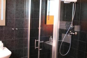 هتل Apartmenthaus Unterwegs