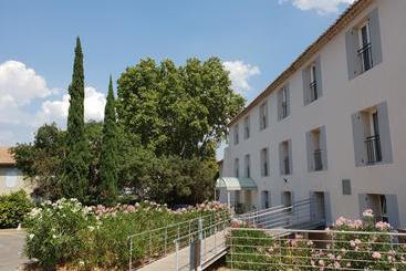 هتل Brit  Du Moulin De La Pioline  La Table A Fromages