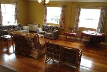 هتل Tralee Holiday Lodge