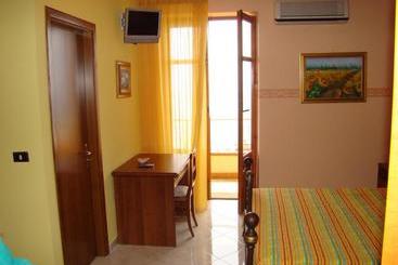 هتل B&b Ondazzurra