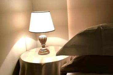 هتل Capri Moon Guest House