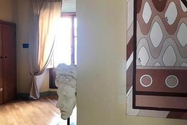 هتل Capri Moon Guest House