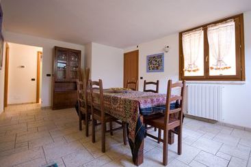 هتل Follonica Apartments