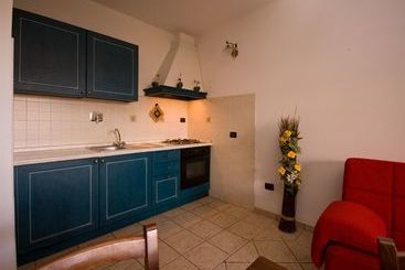 هتل Follonica Apartments