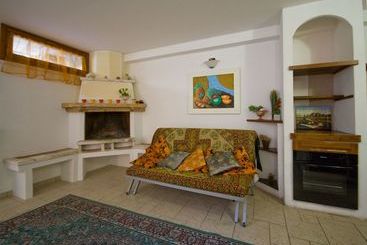 هتل Follonica Apartments