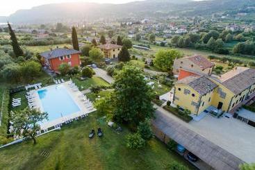 هتل Residence Corte Del Bosco