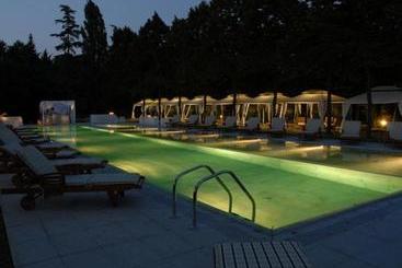 هتل Agriturismo Capriata Shore Club