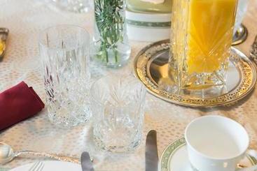 فندق Elevate Rooms Calgary Westways Guest House