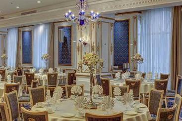 هتل Espinas Palace