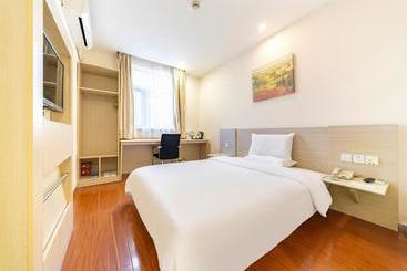 Hotel Hanting Express Shanghai Lujiazui Oriental Pearl Tower