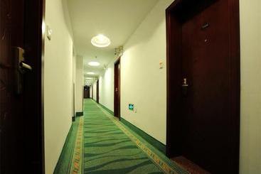 هتل Greentree Inn Shanghai Hongqiao Airport No.2