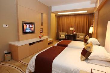 هتل New Century Pujiang