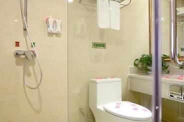 Vienna Hotel Beihai Beibu Bay Square