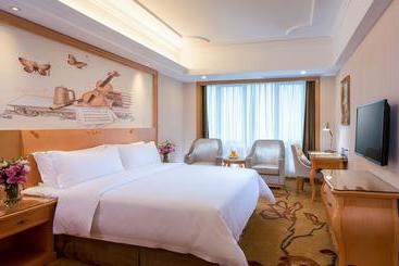 Vienna Hotel Beihai Beibu Bay Square