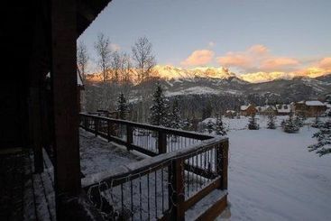 هتل Adams Ranch