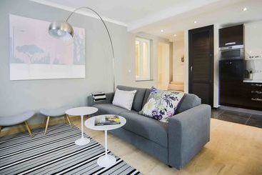 בית מלון כפרי Perron Residence  City Center