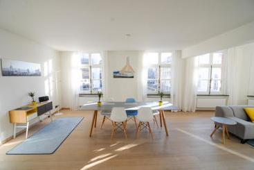 هتل Your House Apartments