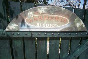 پانسیون Gardenia Studios