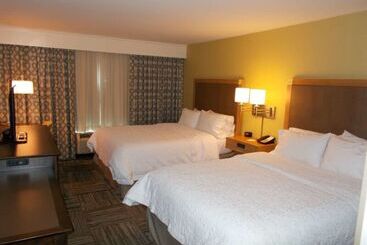 호텔 Hampton Inn Waynesboro