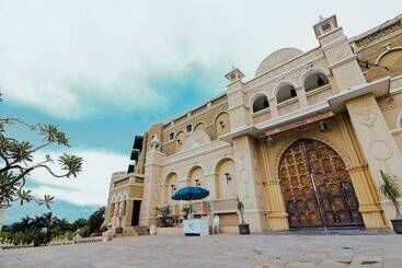 Отель Heritage Khirasara Palace