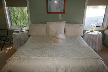 Silver Waters Bed & Breakfast
