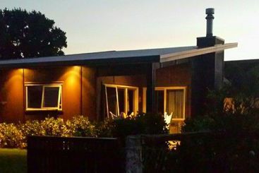 צימר Whangamata Beach House