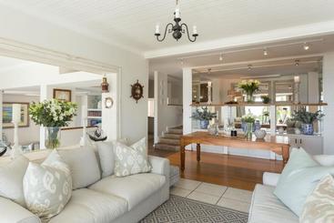 پانسیون Ocean Watch Guesthouse