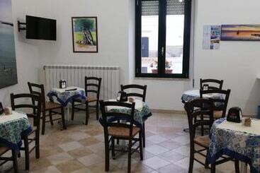 Отель Albergo Vittoria