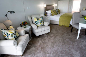 هتل Lakeside Lodge & Spa