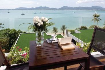 アパートホテル X10 Seaview Suites At Panwa Beach