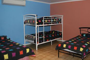 هاستل Oceanfront Backpackers