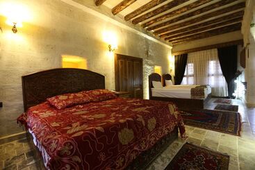 هتل Avanos Suites