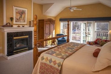 هتل Red Clover Inn And Restaurant