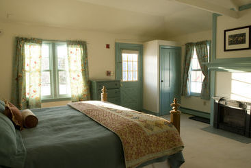 هتل Red Clover Inn And Restaurant