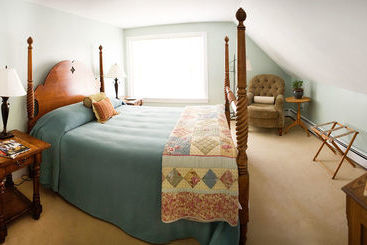 هتل Red Clover Inn And Restaurant
