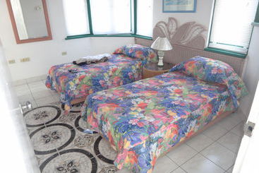 هتل Seacastles Vacation Penthouse