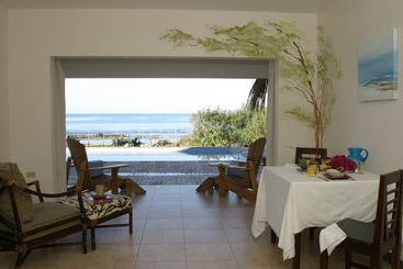 استراحتگاه Marblue Villa Suites