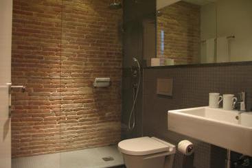 تختخواب و صبحانه The5rooms