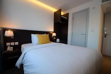 Pelican London Hotel And Residence