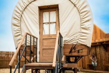 별장 The Big Texan   Cabins And Wagons