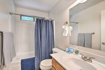 بيت ريفى Avondale Home W/ Pool, 5 Mi To State Farm Stadium!