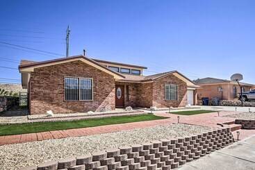 کلبه Family Friendly El Paso Abode W/ Large Yard!